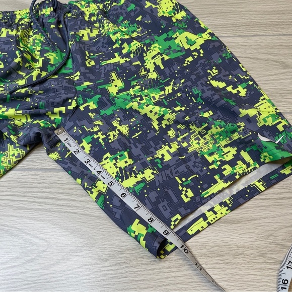 Nike Green Gray Camouflage 9” Inseam Swim Beach Board Shorts Men’s Size Large - Picture 10 of 14